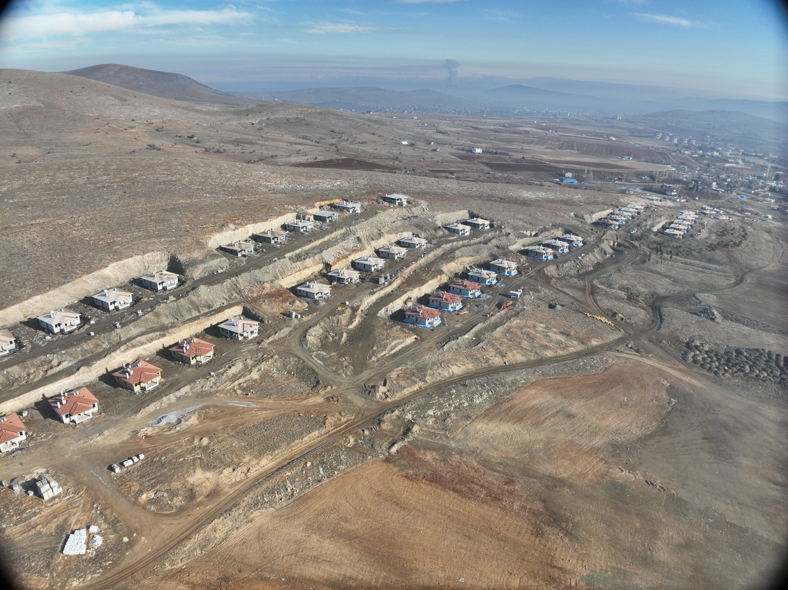 DİYARBAKIR İLİ 3. ETAP KIRSAL 152 ADET DEPREM KONUTU + 91 ADET AHIR YAPIM İŞİ